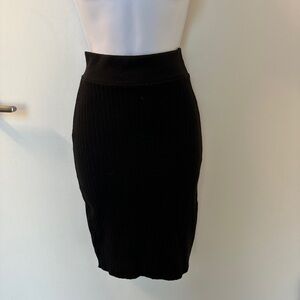 Elegant Black Pencil Skirt